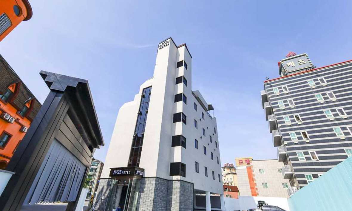 넘버25호텔 제천화산점 - 외관