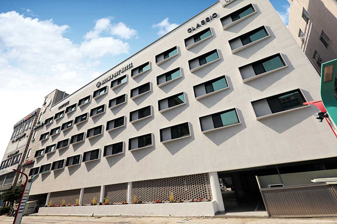 브라운도트 공항신도시점 - 외관