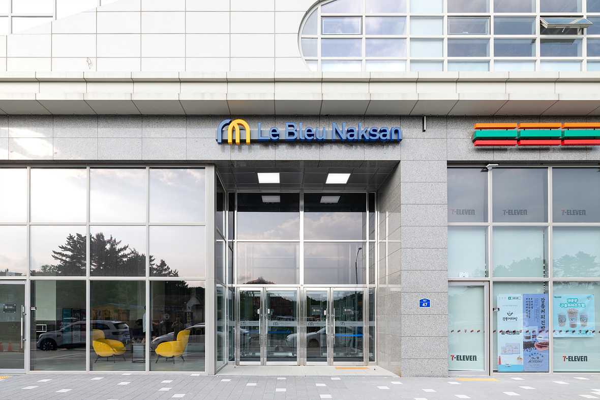 르부르 낙산 - 외관