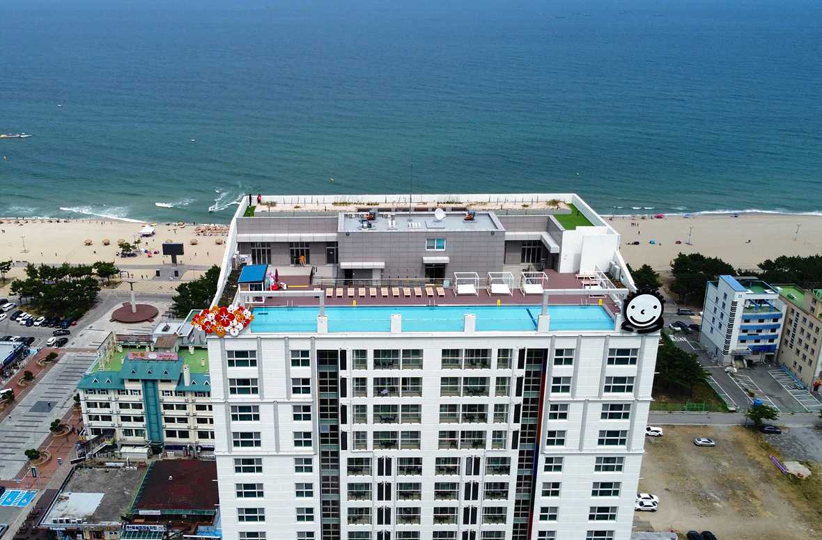 르부르 낙산 - 수영장