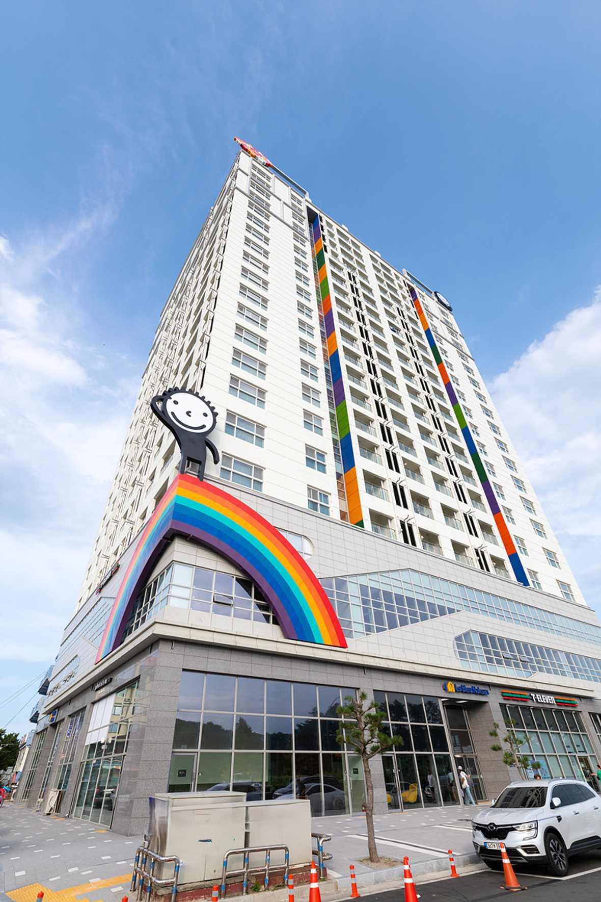 르부르 낙산 - 외관