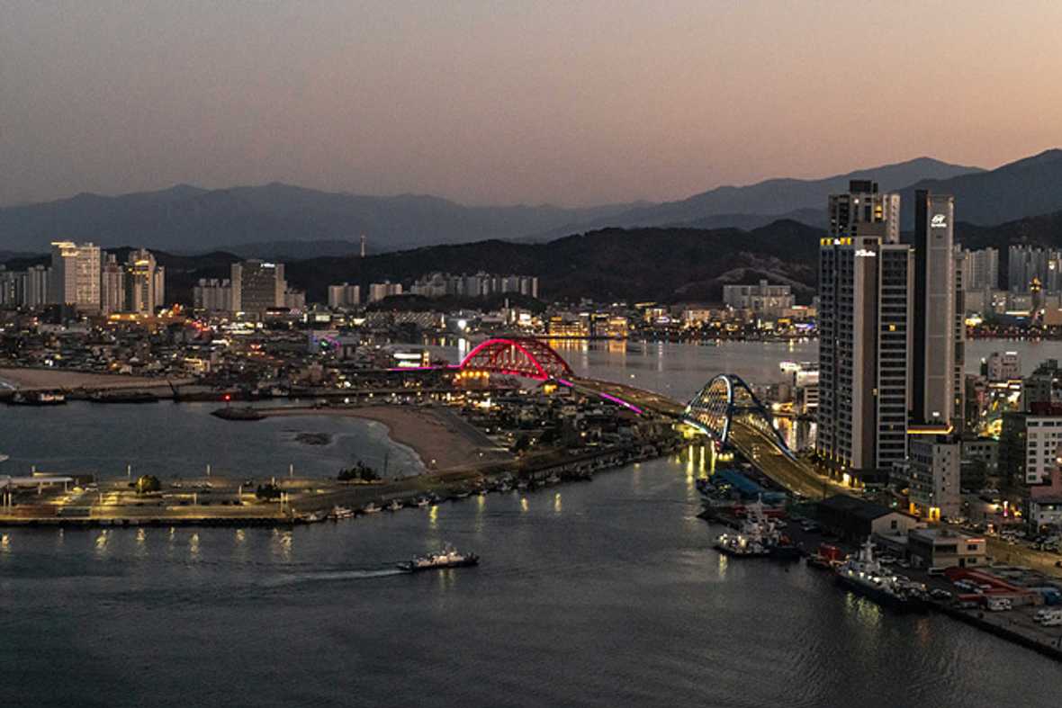모어댄속초등대점 - 외관