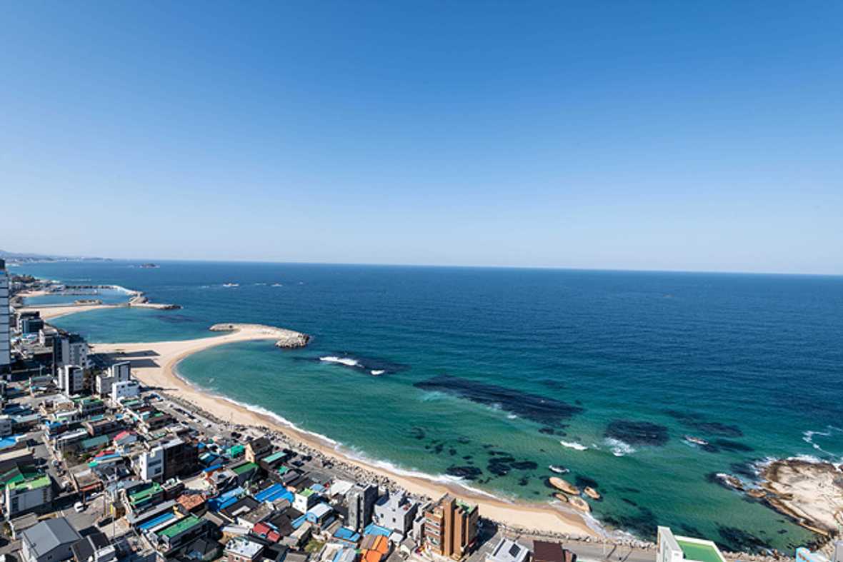 모어댄속초등대점 - 외관