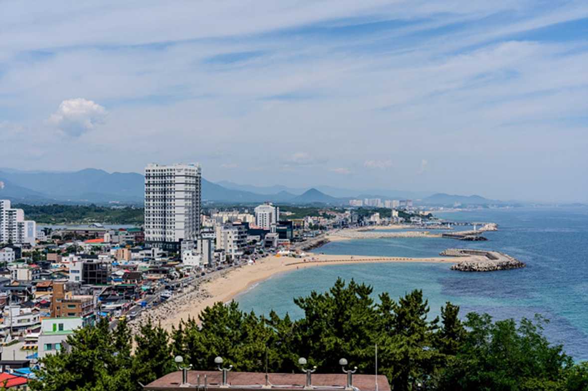 모어댄속초등대점 - 외관
