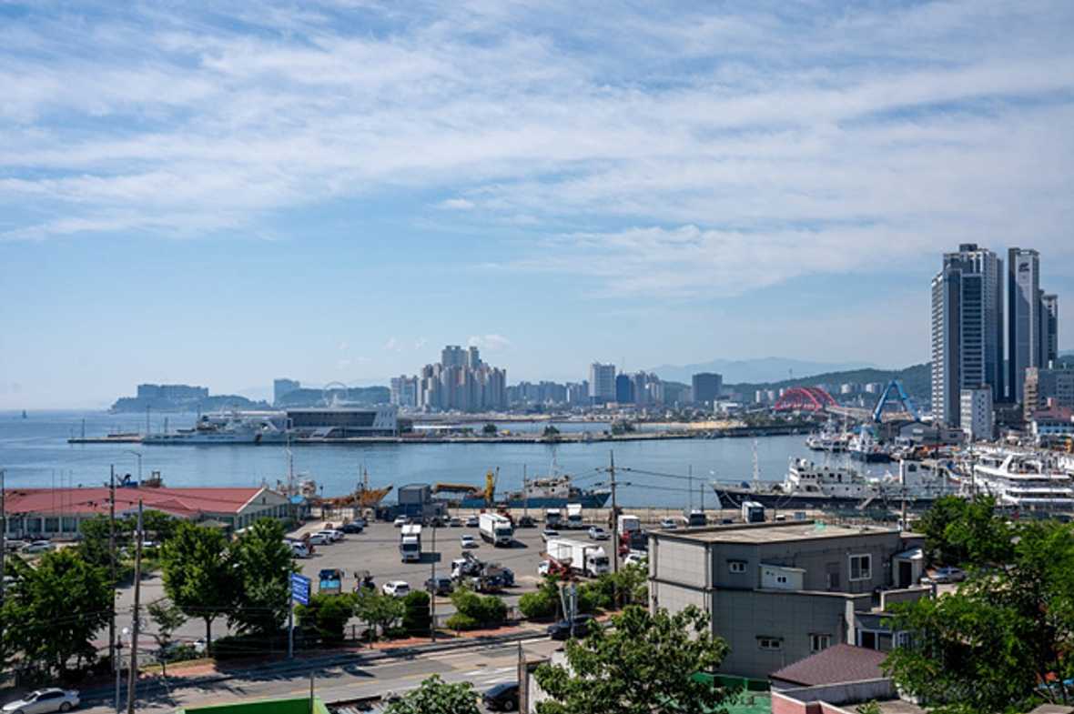 모어댄속초등대점 - 외관