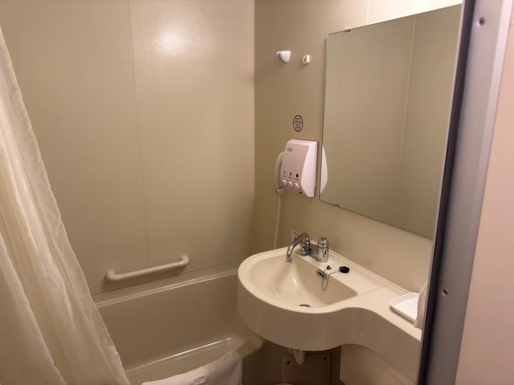 깔끔하고 위치 좋아요, 가성비 좋은 비즈니스