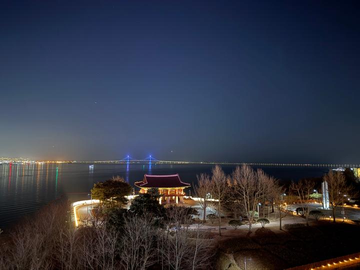 예쁜 야경이 보이시나요? 여긴 숙소뷰입니다!